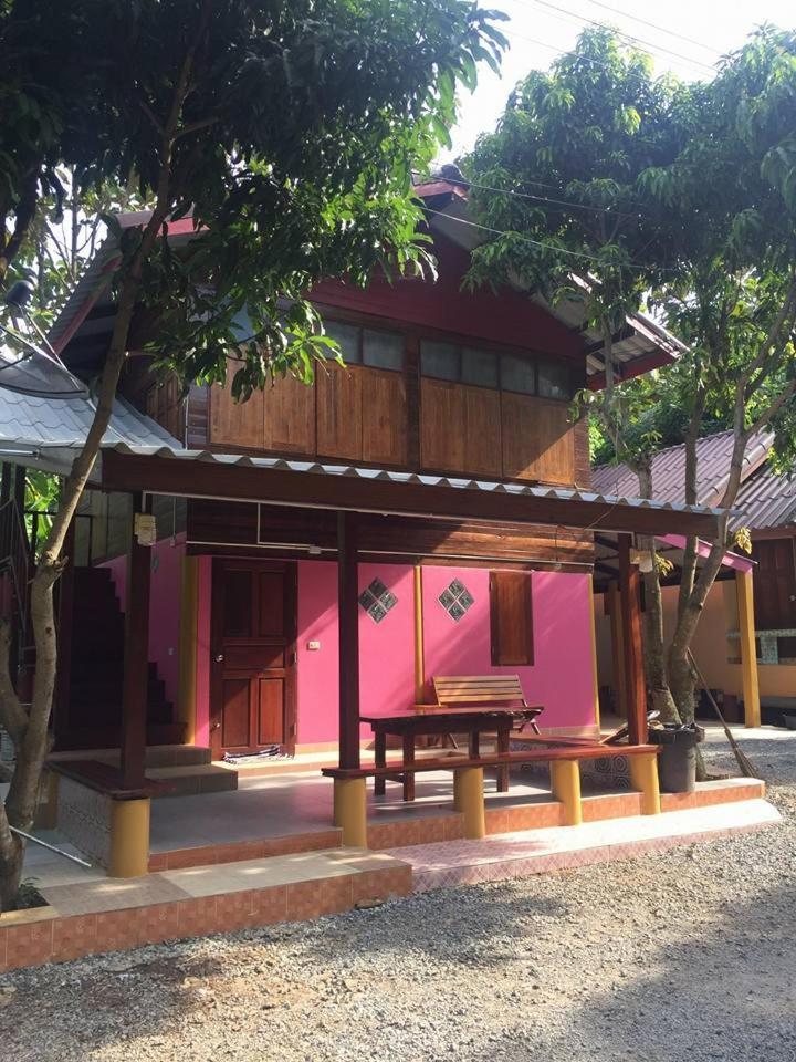 Baan Rai Pu Fa Villa Sattahip Exterior photo